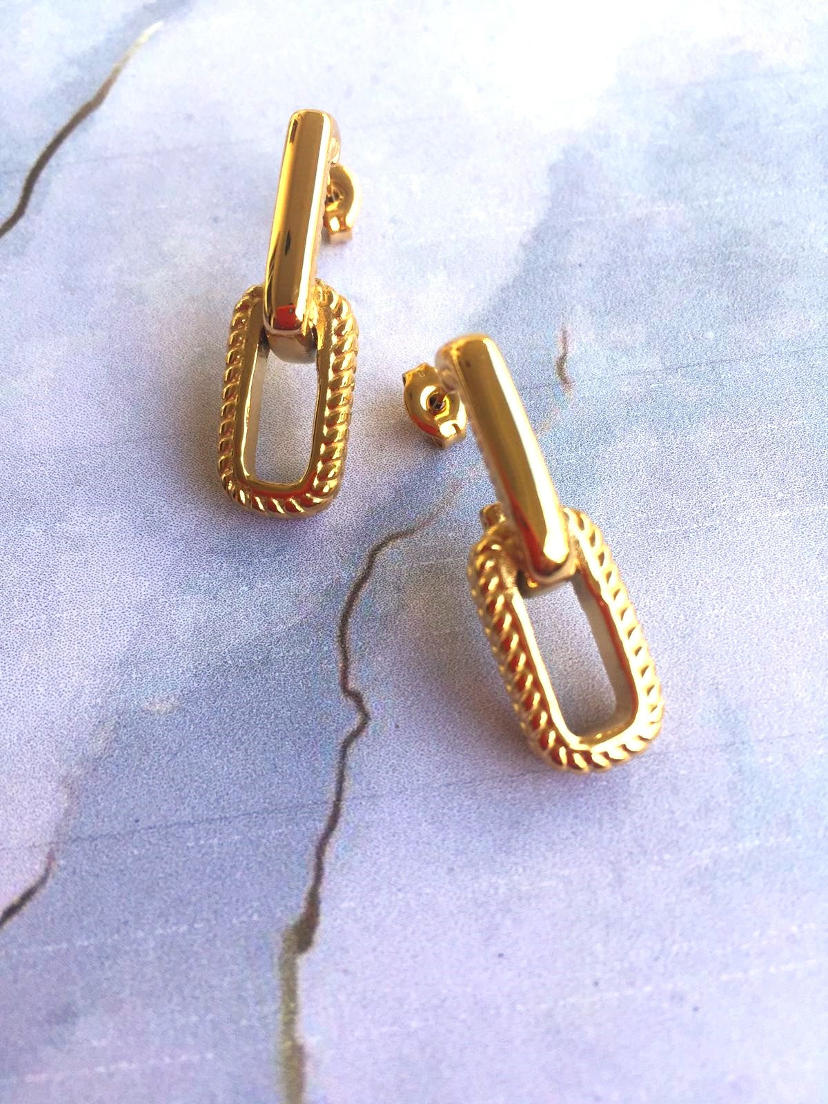 Aretes Encadenados Simples