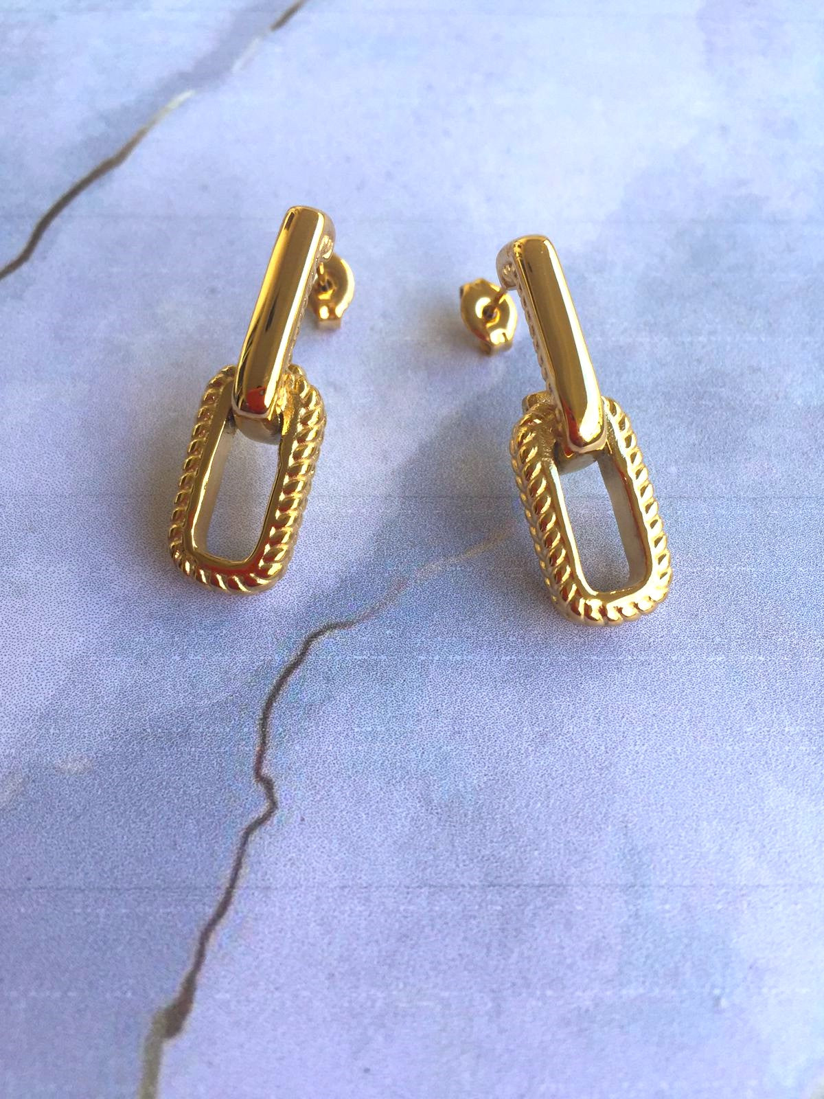 Aretes Encadenados Simples